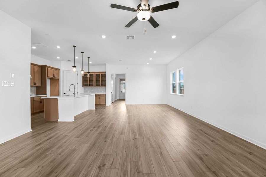 1001 Thunderhead  - Ready Now!