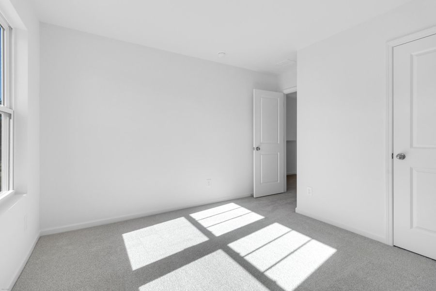 Spacious, unfurnished interior of a new home in , Ravenel (Image 24).