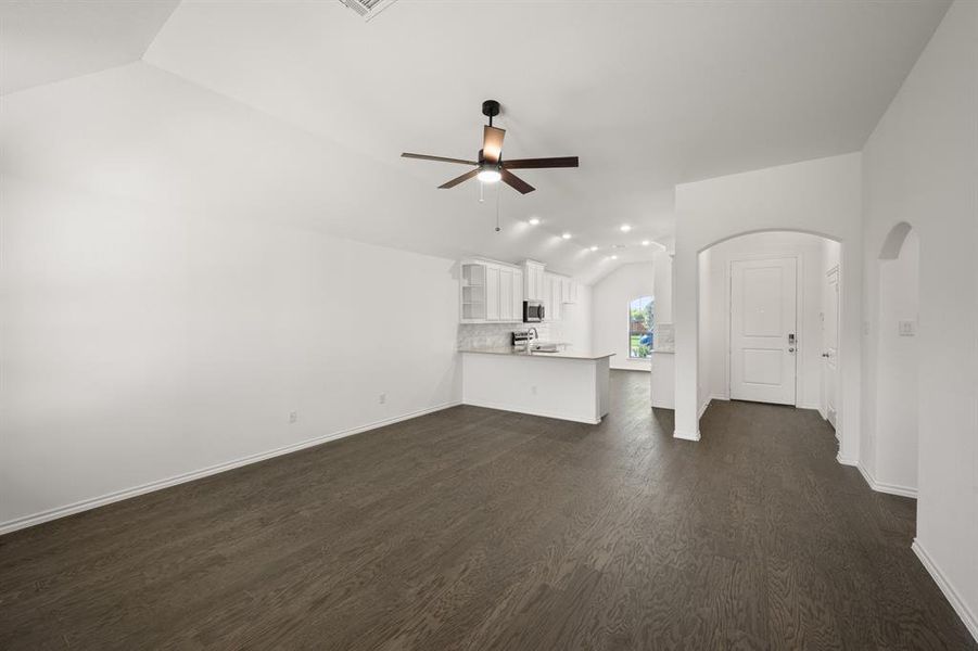 10341 Tapioca- Living Room-3