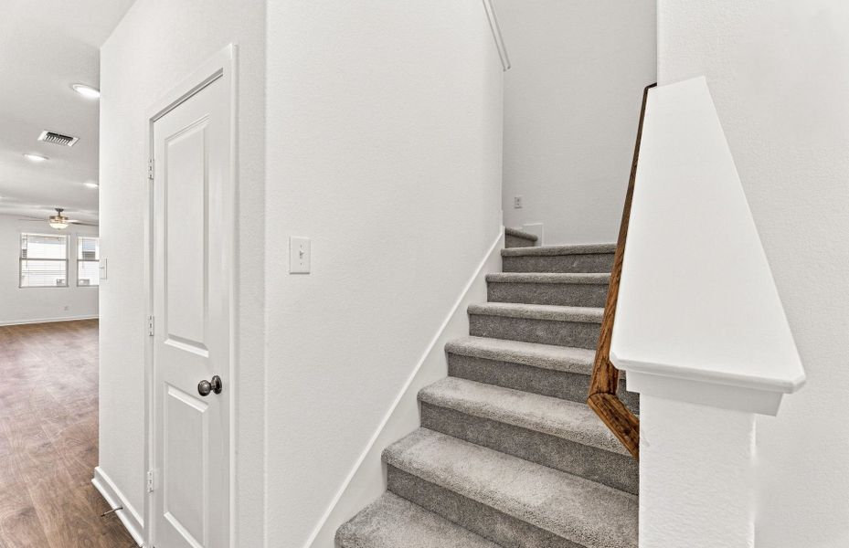 Spacious, unfurnished interior of a new home in Sonterra, Jarrell (Image 31).
