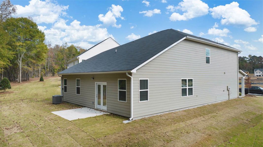 Representative exterior details of a home built from the Dennis by D.R. Horton in Glenmaye, Hampton (Image 4).