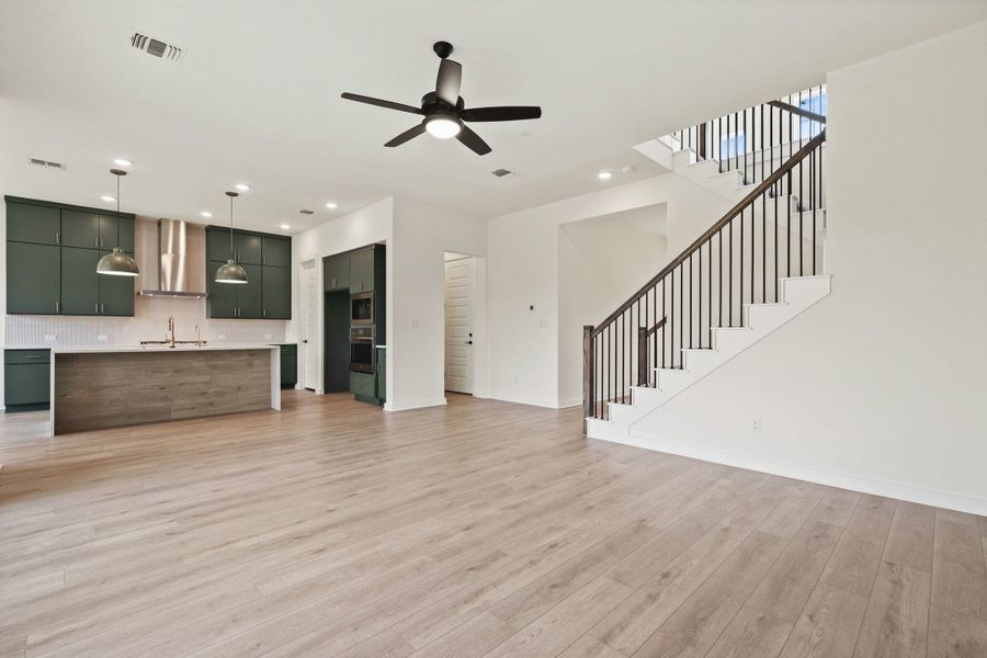 Spacious, unfurnished interior of a new home in Heritage, Dripping Springs (Image 37).