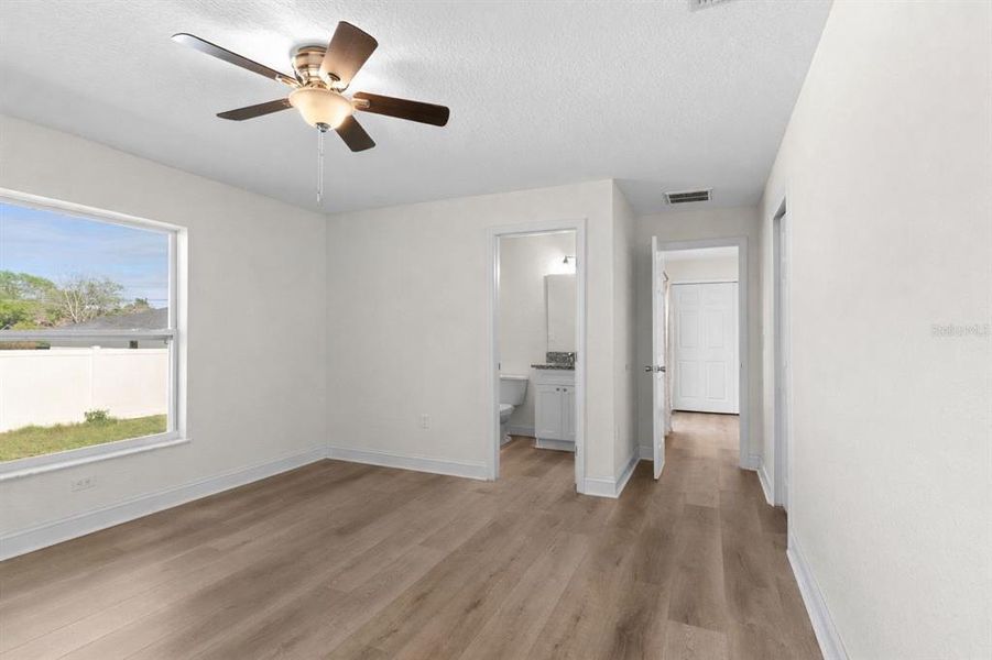 Spacious, unfurnished interior of a new home in , Auburndale (Image 16).
