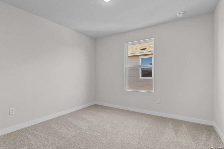 Spacious, unfurnished interior of a new home in Mesa Vista, San Antonio (Image 13).