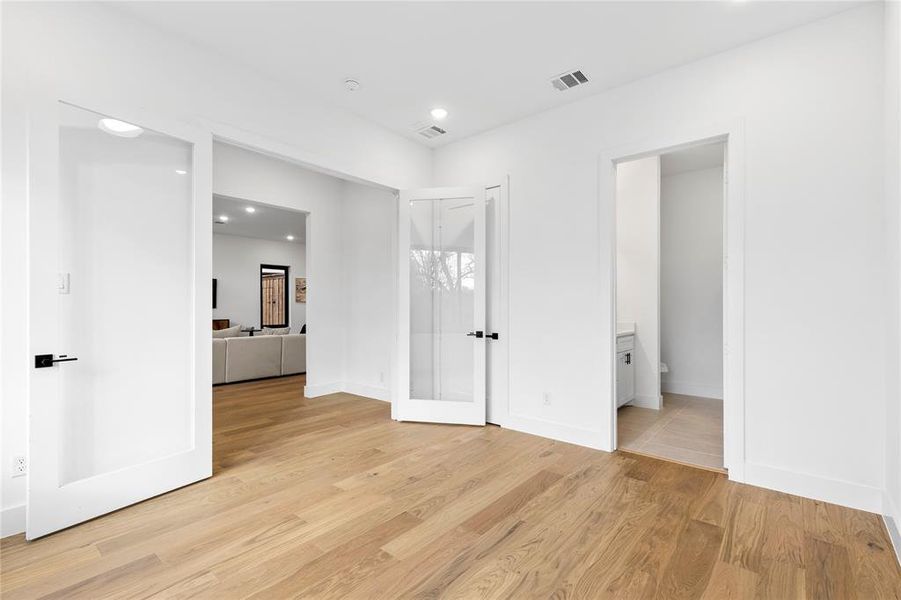 Spacious, unfurnished interior of a new home in , Dallas (Image 23).