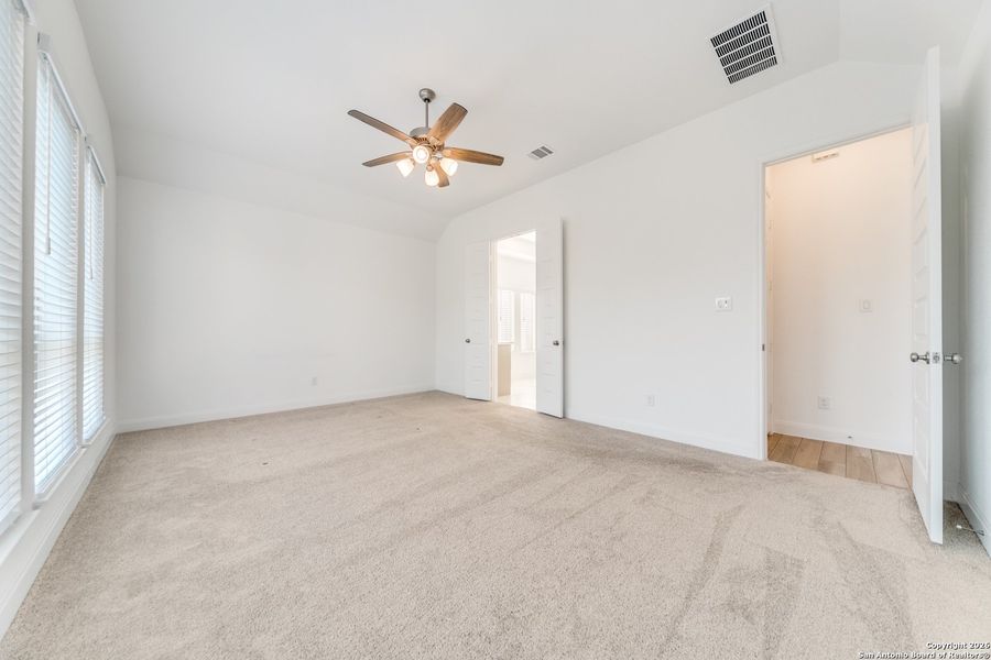 Spacious, unfurnished interior of a new home in , New Braunfels (Image 22).