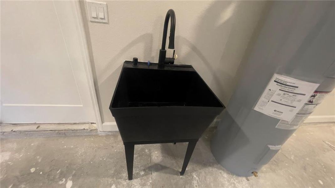 Close-up of interior finishes inside a home in , Chiefland (Image 20).