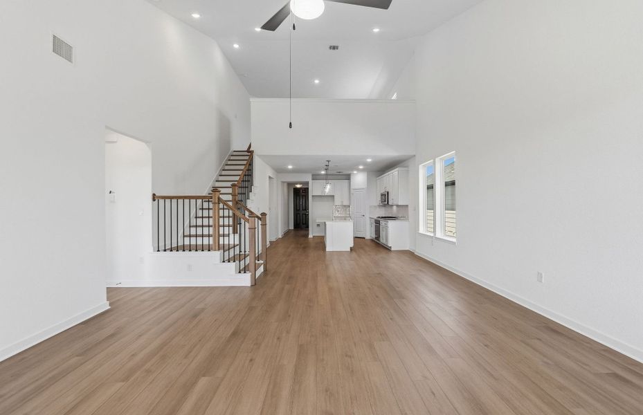 Spacious, unfurnished interior of a new home in Kuempel Farms, Pflugerville (Image 38).