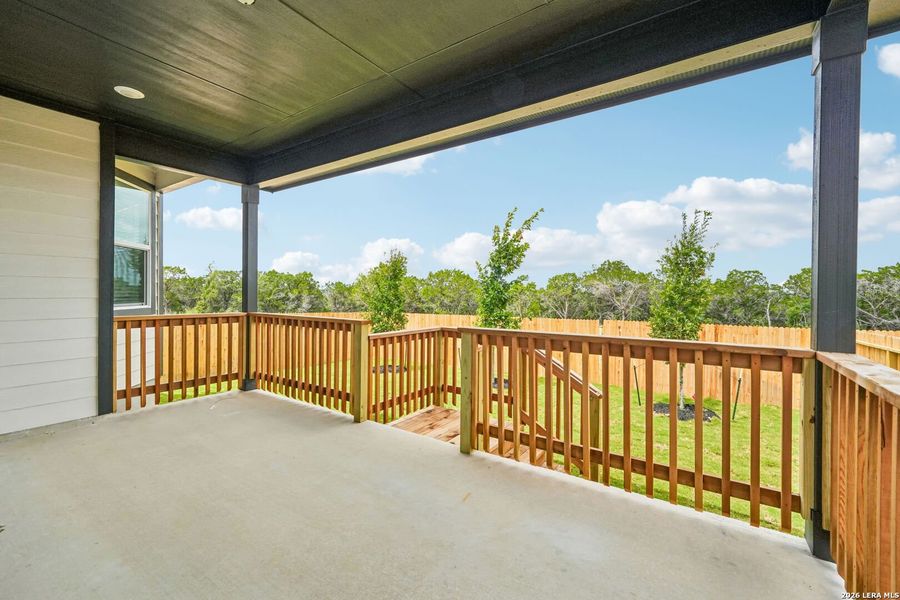 Exterior details and patio area of a home in Thomas Pond, San Antonio (Image 26).