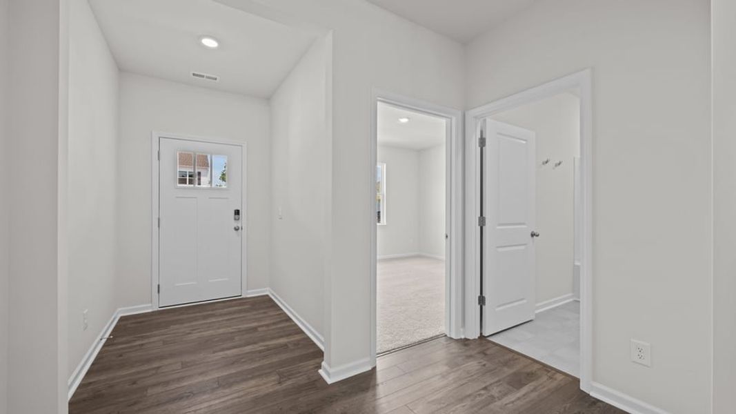 Spacious, unfurnished interior of a new home in Cambridge Park, Mebane (Image 11).