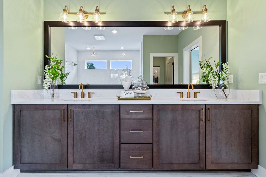 The Wynstone - Owner's Bath The Wynstone - Owner's Bath