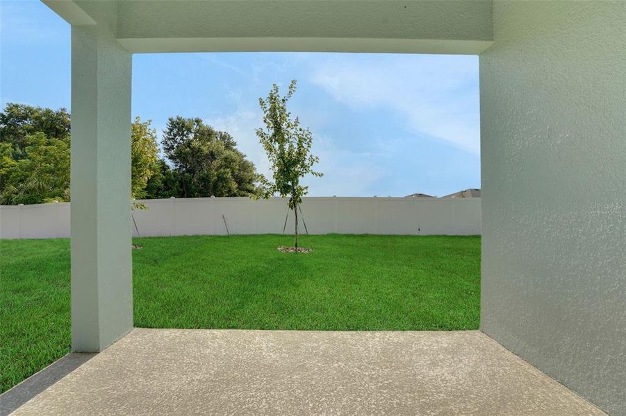 Exterior details and patio area of a home in Annabelle Estates, Lake Wales (Image 3).