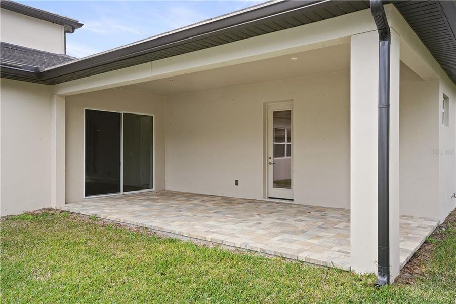 Exterior details and patio area of a home in , Apopka (Image 28).