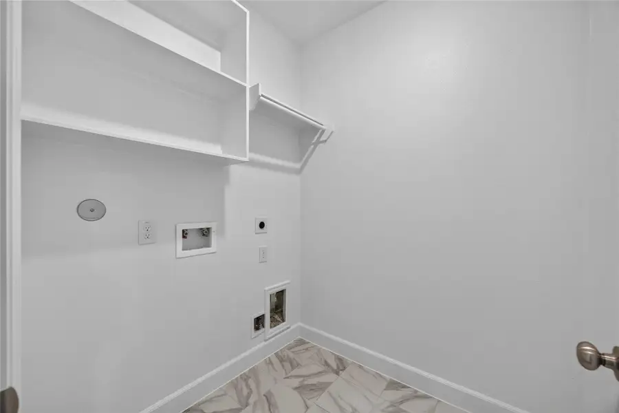 Spacious, unfurnished interior of a new home in , Houston (Image 21).