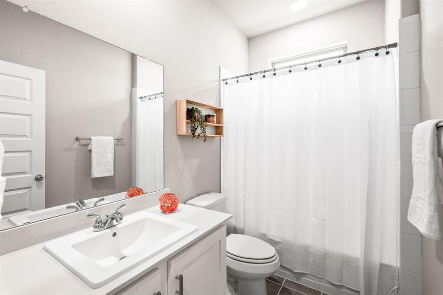 Furnished interior view inside a new home in Eastridge, McKinney (Image 12).