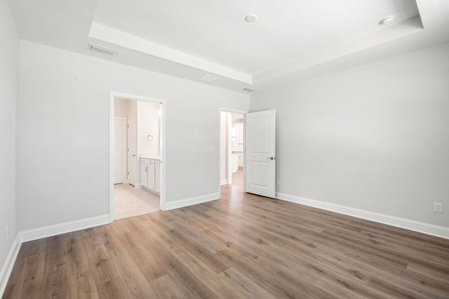 Spacious, unfurnished interior of a new home in Del Webb Savannah at Heartwood, Richmond Hill (Image 23).