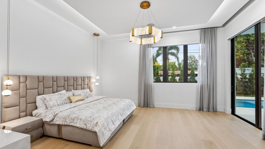 MASTER BEDROOM DOWNSTAIRS