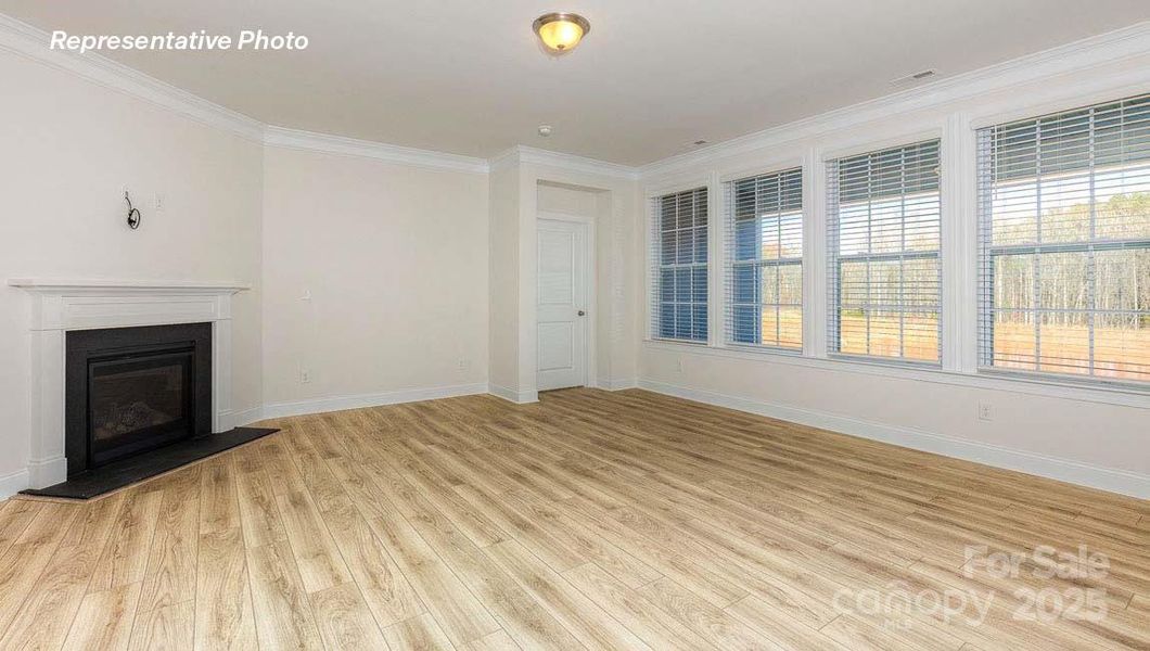 Spacious, unfurnished interior of a new home in Sylvan Creek, Denver (Image 21).