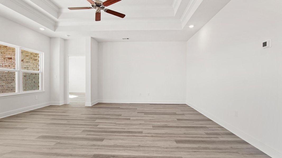 Spacious, unfurnished interior of a new home in Owl's Head Farms, Freeport (Image 19).