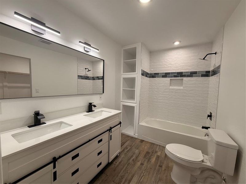 Furnished interior view inside a new home in , Mineola (Image 3). Furnished interior view inside a new home in , Mineola (Image 3).