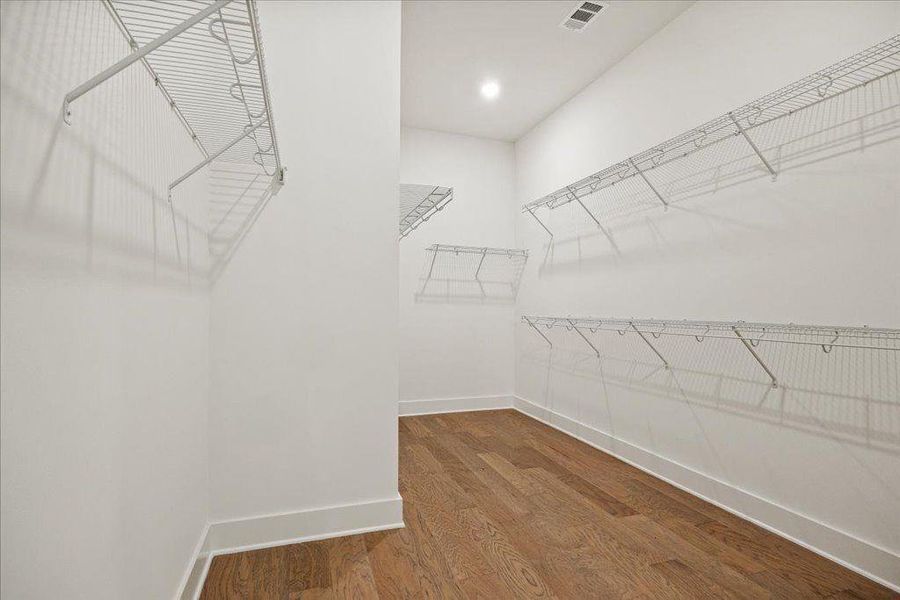 Spacious, unfurnished interior of a new home in , Gainesville (Image 31). Spacious, unfurnished interior of a new home in , Gainesville (Image 31).