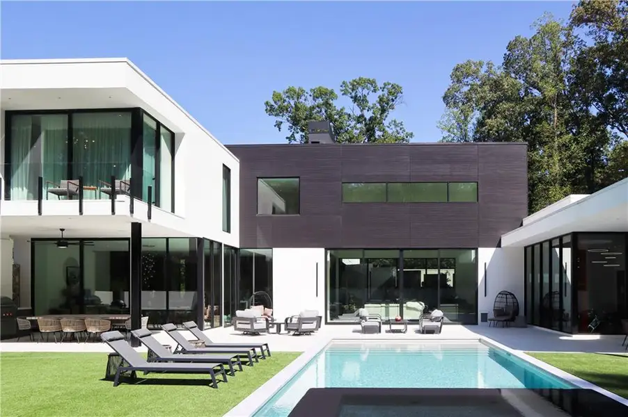 Image 98 of a home in . Image 98 of a home in .