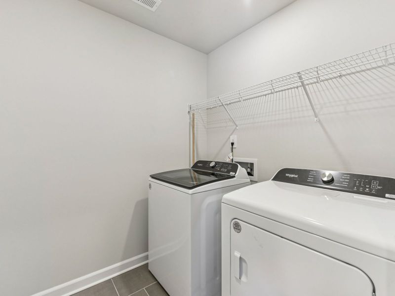 Image 18 of a home in Crossrail Station.