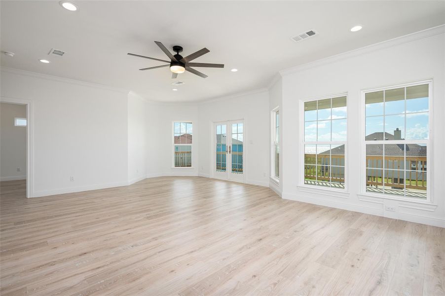 Spacious, unfurnished interior of a new home in , Bolivar Peninsula (Image 24).