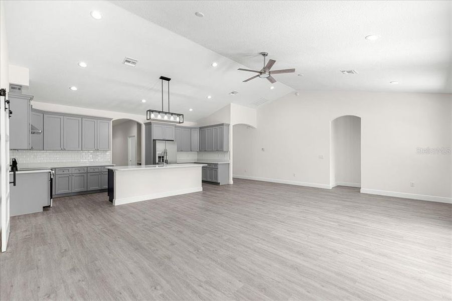 Spacious, unfurnished interior of a new home in , Dunnellon (Image 47).