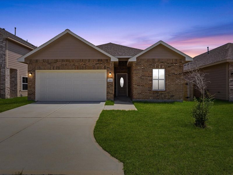 Welcome home to Echo Leaf, where thoughtful construction, timeless curb appeal, and added confidence through a 30-yearroof and 2-10 home warranty come together beautifully. Welcome home to Echo Leaf, where thoughtful construction, timeless curb appeal, and added confidence through a 30-yearroof and 2-10 home warranty come together beautifully.