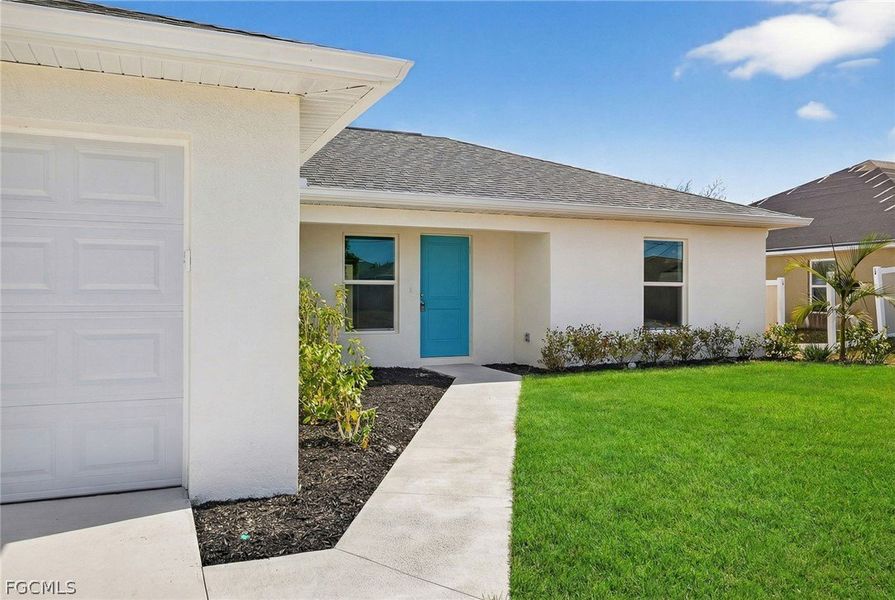 Exterior details and patio area of a home in Cape Coral, Cape Coral (Image 3). Exterior details and patio area of a home in Cape Coral, Cape Coral (Image 3).