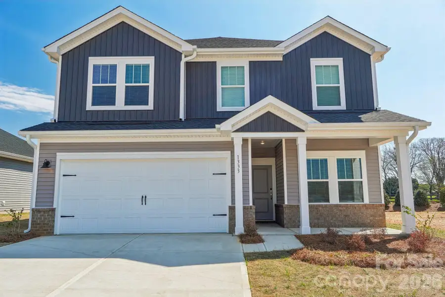 Photo is not of the actual home, but is an inspirational photo of builder’s model home and may depict options, furnishings, and/or decorator features that are not included Photo is not of the actual home, but is an inspirational photo of builder’s model home and may depict options, furnishings, and/or decorator features that are not included