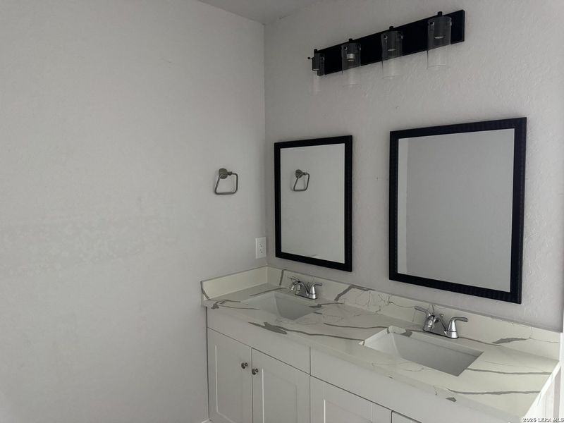 Image 34 of a home in .