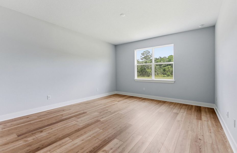 Spacious, unfurnished interior of a new home in Del Webb River Reserve, Spring Hill (Image 14).