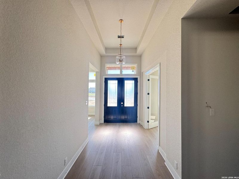Spacious, unfurnished interior of a new home in Waldsanger, New Braunfels (Image 24).