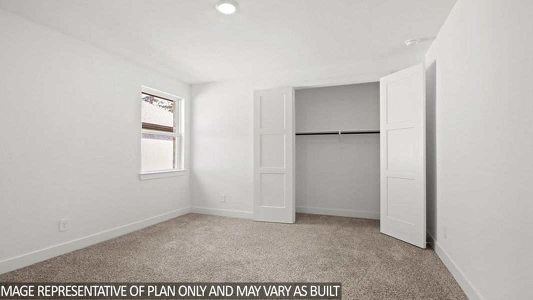 Representative unfurnished interior of a home built from the Luna by D.R. Horton in Riverside Estates, Mont Belvieu (Image 16).