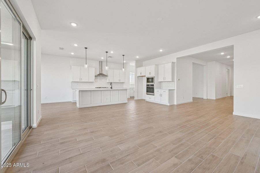 8-web-or-mls-E Stirrup St-S1212-008 8-web-or-mls-E Stirrup St-S1212-008