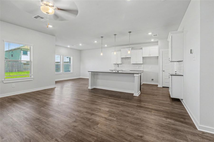 Spacious, unfurnished interior of a new home in Glendale Lakes, Arcola (Image 22). Spacious, unfurnished interior of a new home in Glendale Lakes, Arcola (Image 22).