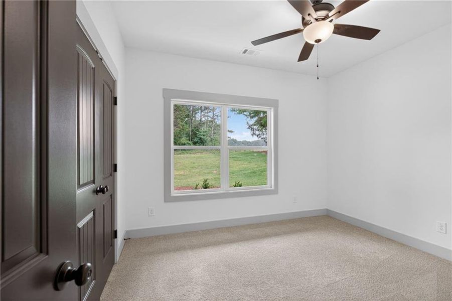 Spacious, unfurnished interior of a new home in , Silver Creek (Image 31).