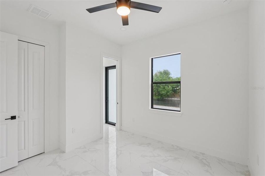 Spacious, unfurnished interior of a new home in , Cape Coral (Image 35).
