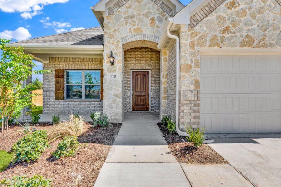 Exterior details and patio area of a home in Summerwood, Red Oak (Image 3).