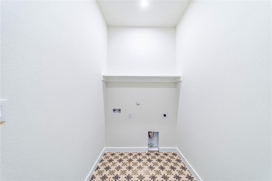 Spacious, unfurnished interior of a new home in , Dallas (Image 17).
