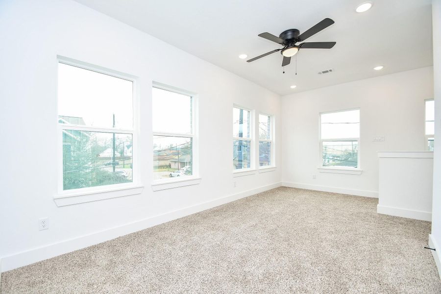 Spacious, unfurnished interior of a new home in , Houston (Image 23).