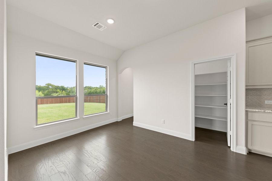 Spacious, unfurnished interior of a new home in Lovers Landing, Forney (Image 14).
