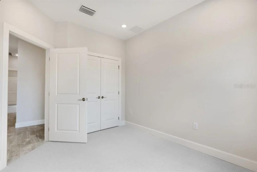 Spacious, unfurnished interior of a new home in Seahaven, Punta Gorda (Image 25).