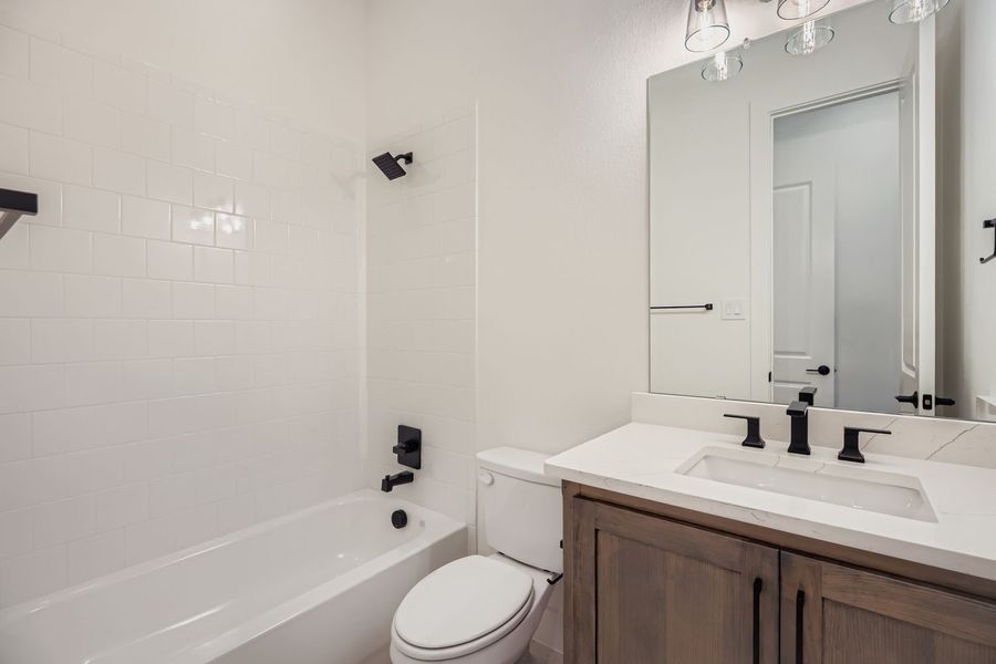 Plan 1631 Bathroom Representative Image Plan 1631 Bathroom Representative Image