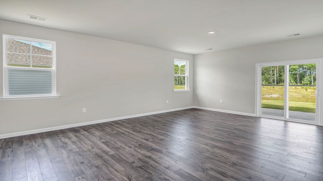 Spacious, unfurnished interior of a new home in Hunter's Branch, Hopkins (Image 10).