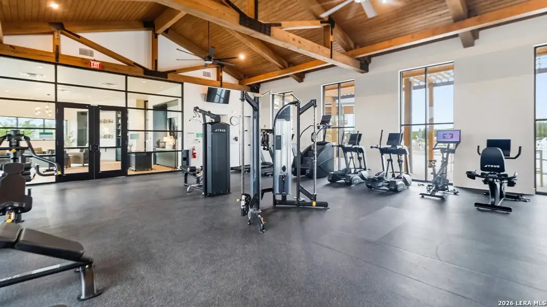 Community amenities in Winding Creek, New Braunfels (Image 20).
