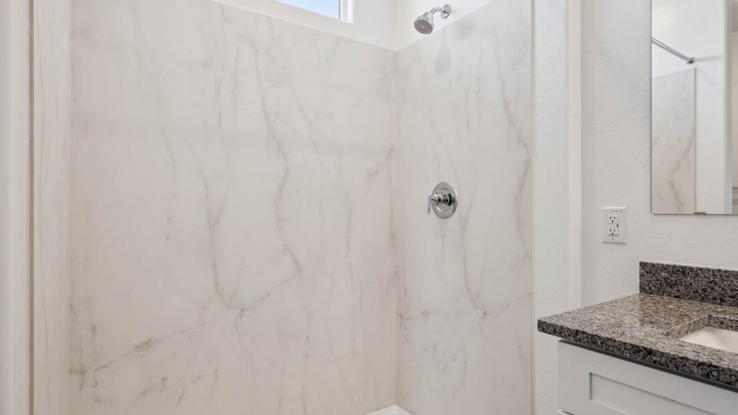 Representative unfurnished interior of a home built from the Puffin by D.R. Horton in Moonlight, Maricopa (Image 21).