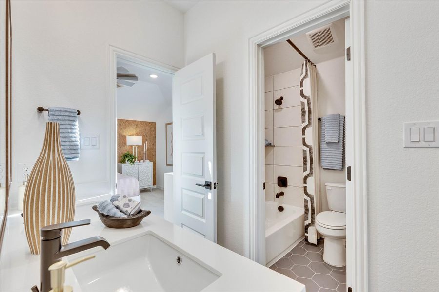 Model home photos of similar floorplans, not pictures of actual home. Model home photos of similar floorplans, not pictures of actual home.